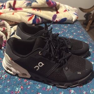 ON Women's Black Athletic Shoes